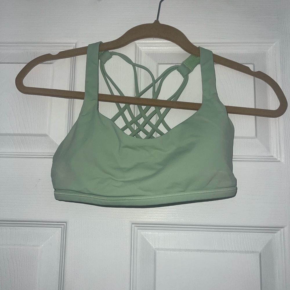 Green lululemon sports bra